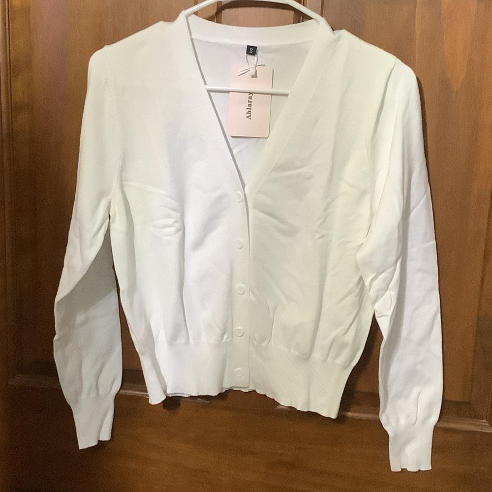 Women’s Cropped Classic White Button-Up Cardigan - Picture 2 of 6